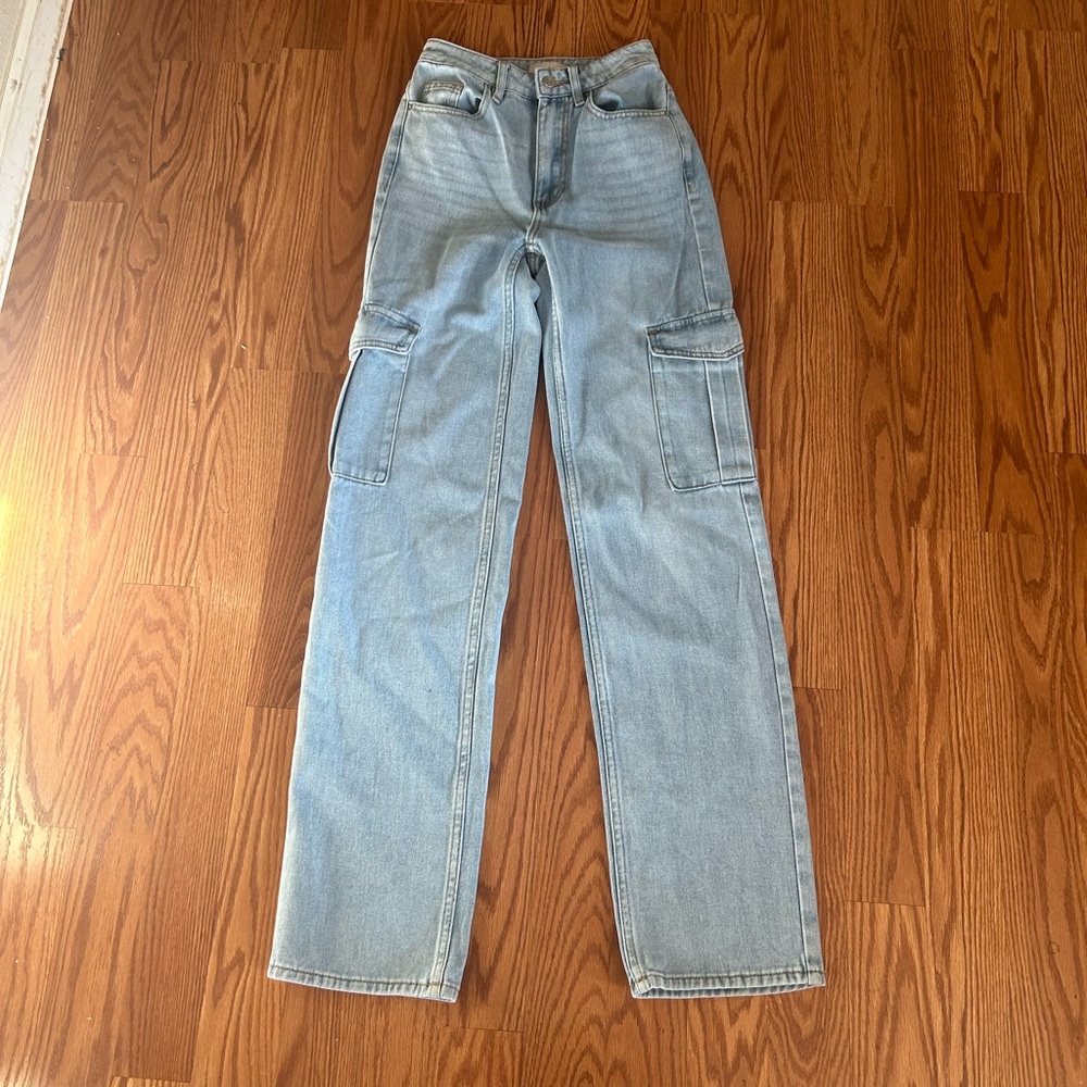 Pacsun 90’s boyfriend cargo jeans-NWOT
Size 23” waist